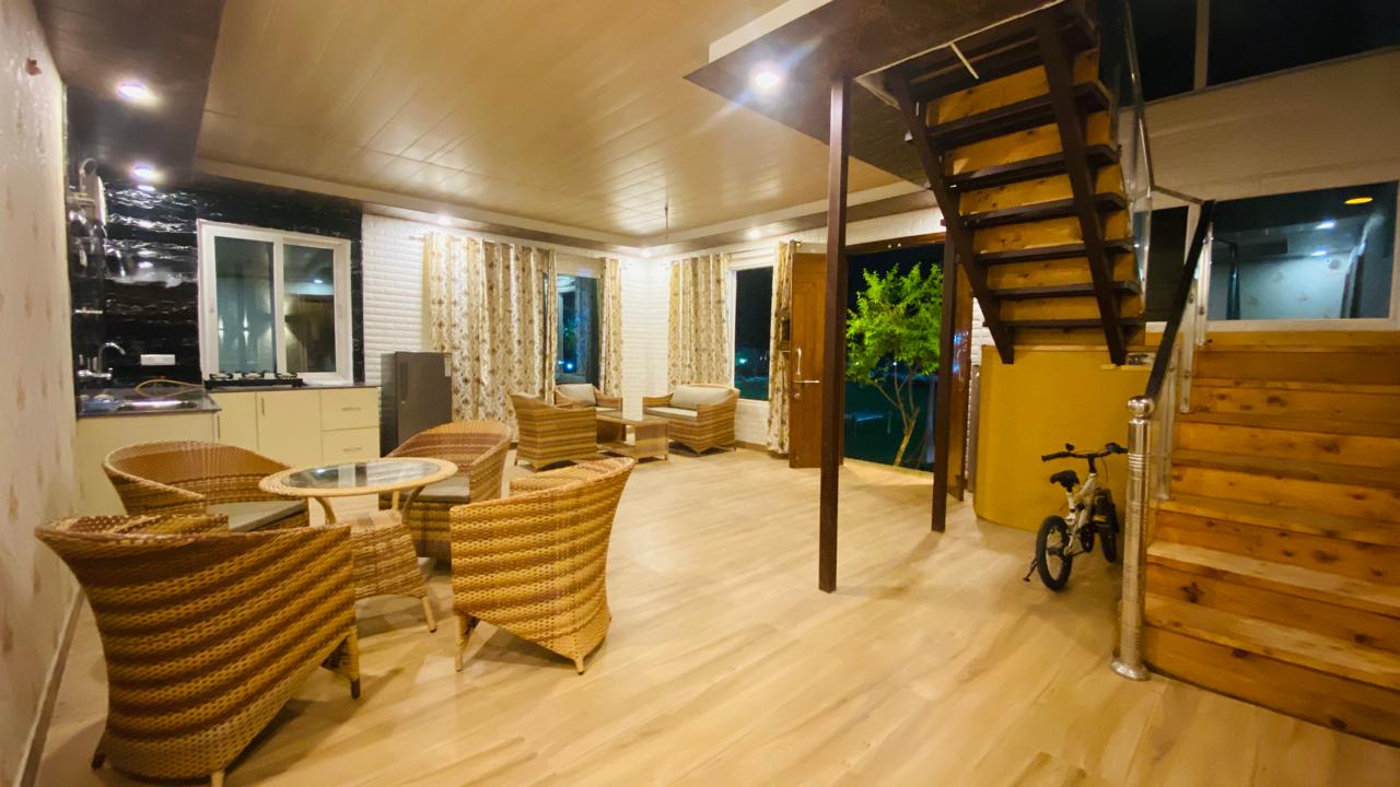 Cottage with internal staircase to upper bedrooms